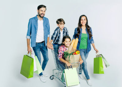 Centre commercial La Sablière Aurillac- Affiche d'inauguration représentant une famille